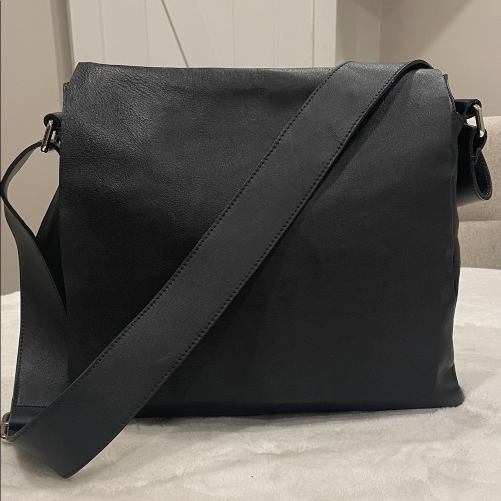Roots Black Leather Messenger Bag
